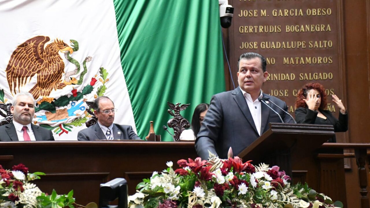Reprocha Memo Valencia al gobernador quitar recursos a los municipios