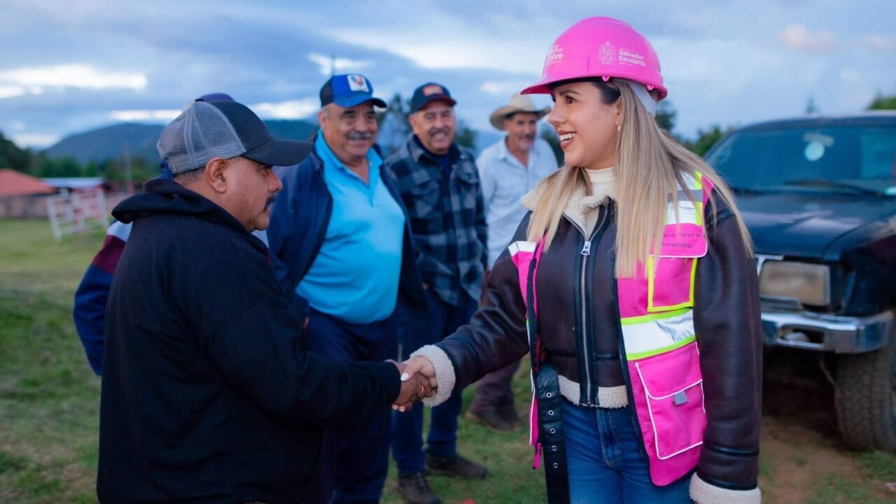 Dayana Pérez Mendoza impulsa obra de pavimentación en Turian Alto